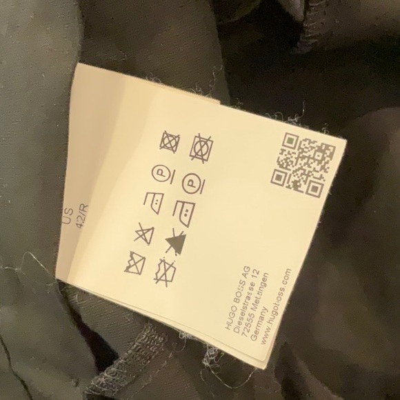 Hugo Boss suit 42S. 36/32 pants - Picture 6 of 11